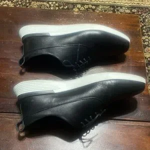 Wolf & Shepherd | Shoes | Wolf Shepherd Crossover Longwing  display picture 2